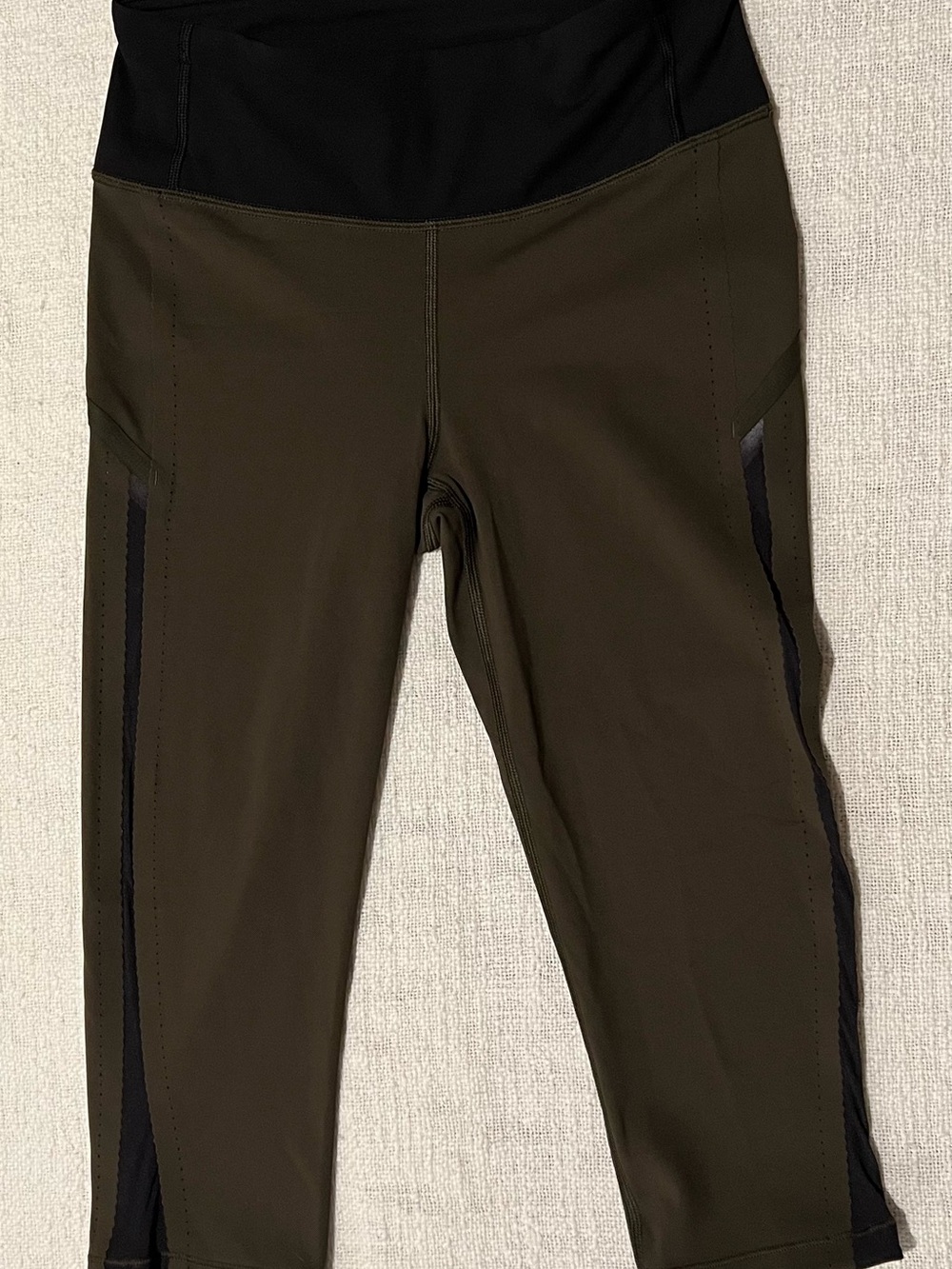 Lululemon Capri Olive Green Leggings